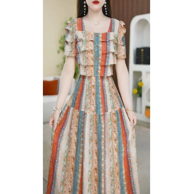 赛菲雅方领连衣裙女2025新款修身减龄轻熟穿搭通勤风a字裙夏