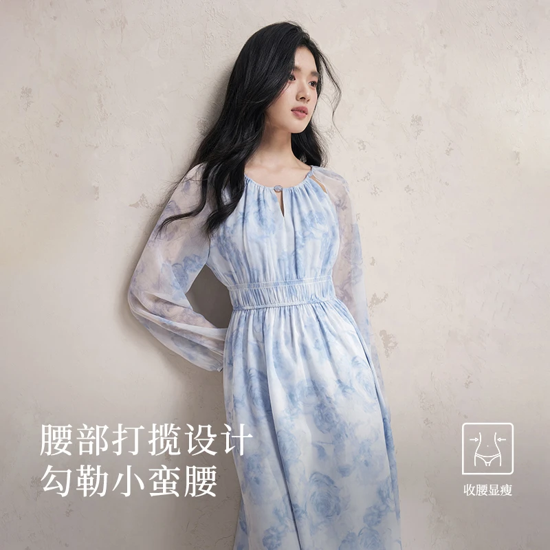 秋水伊人圆领印花连衣裙2025年春新款女休闲中长裙625101C020385