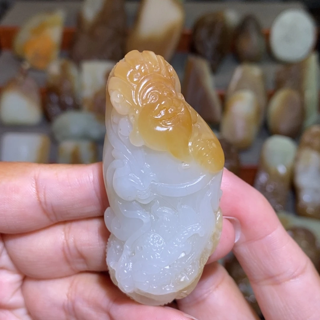 颈饰未镶嵌和田玉（糖玉）財爷爷吊坠