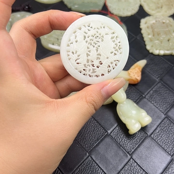 和田玉未镶嵌挂件