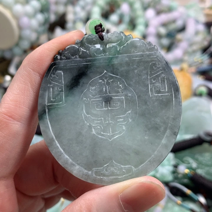 翡翠未镶嵌颈饰吊坠