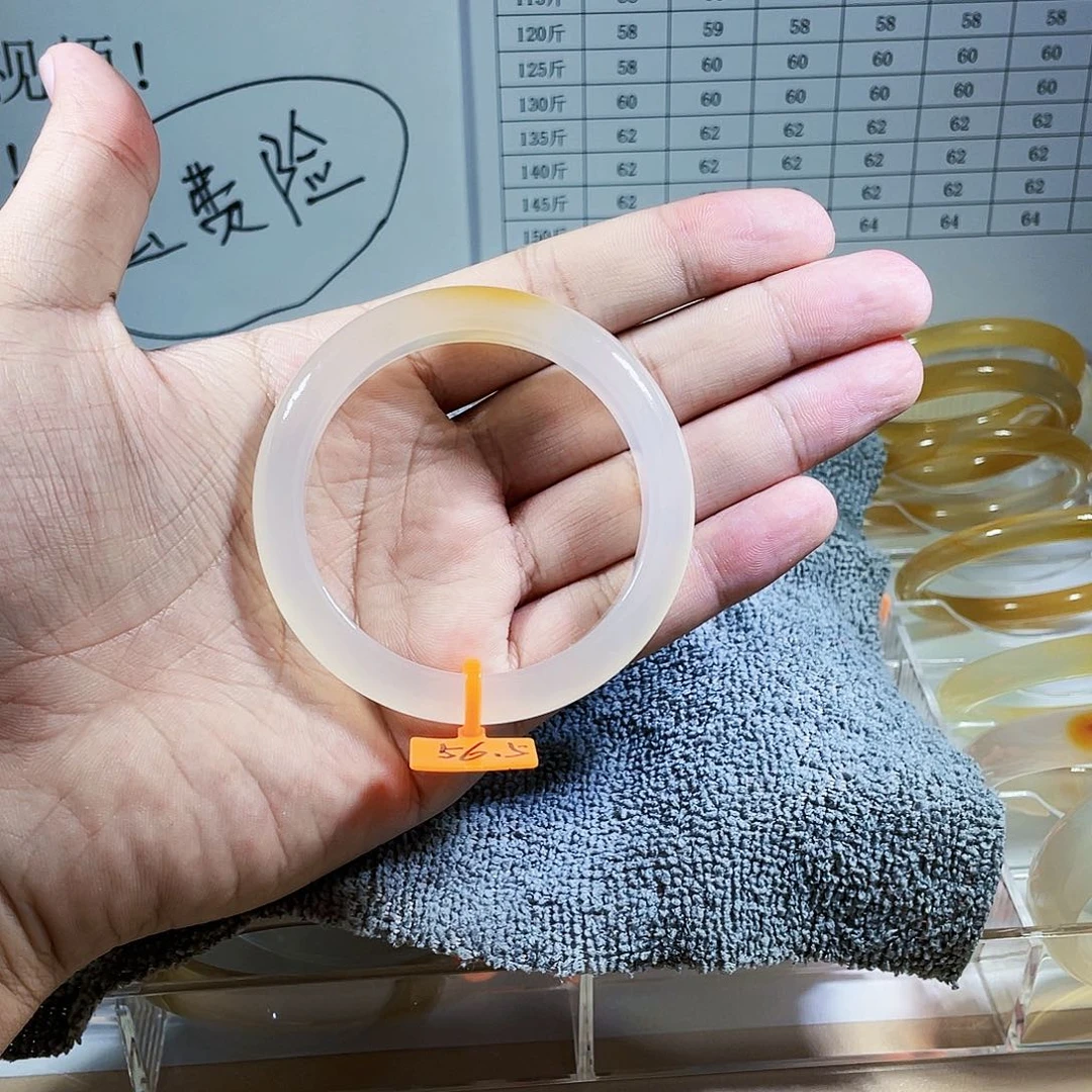 玛瑙/玉髓手镯未镶嵌