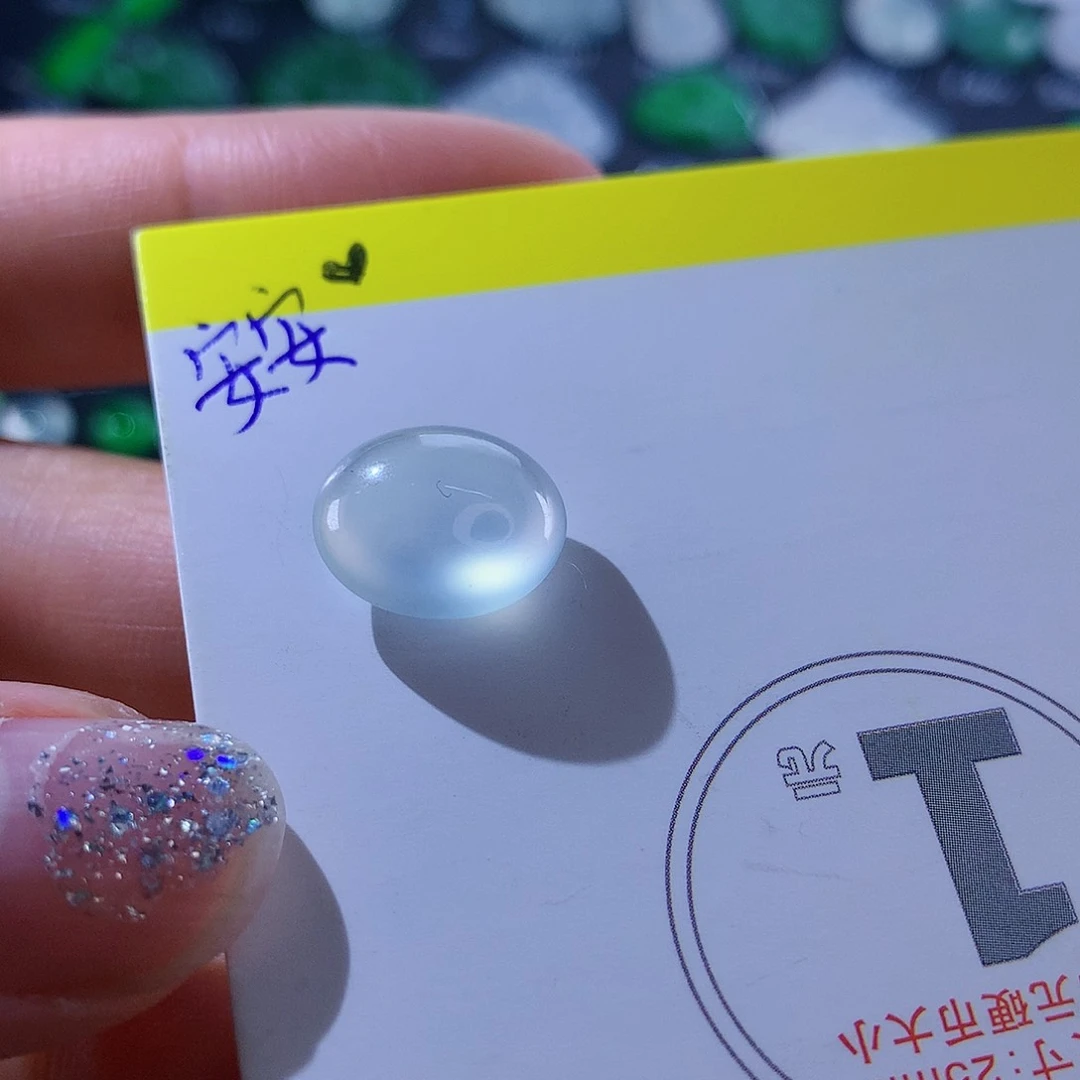 翡翠颈饰未镶嵌 天然翡翠高冰蛋面