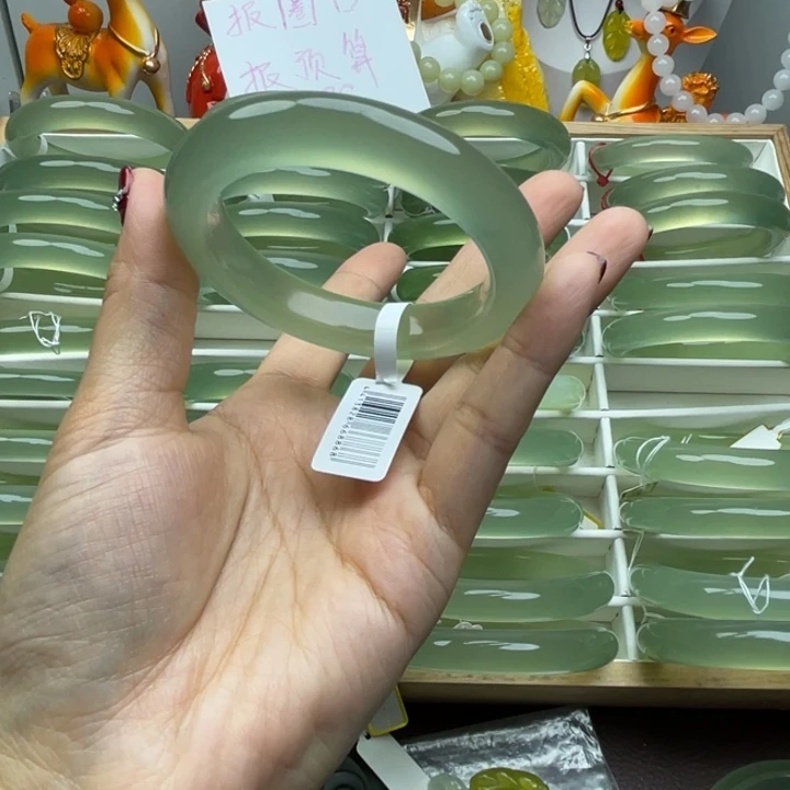 清***风岫玉未镶嵌手镯岫玉