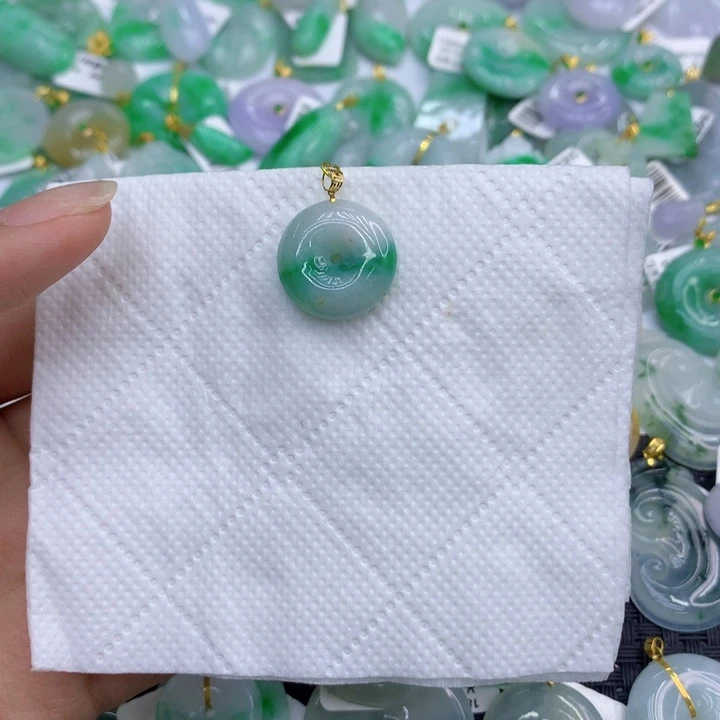 翡翠18K金镶嵌颈饰11111111111