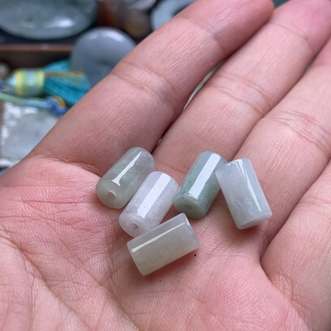颈饰未镶嵌翡翠翡翠（有纹）