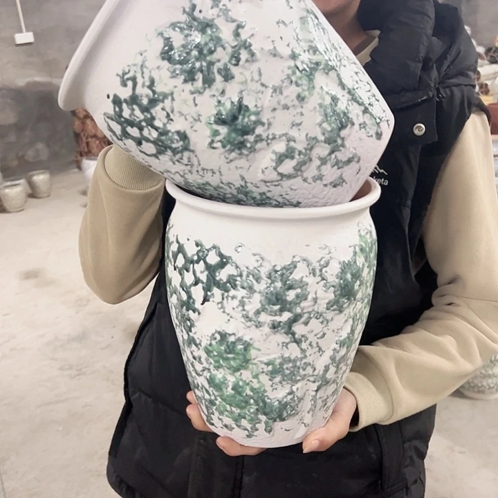 高度25厘米口20厘米