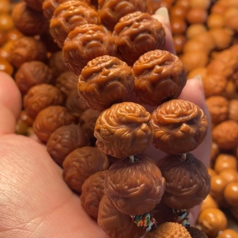 手串猴头核桃葛*柱舞台