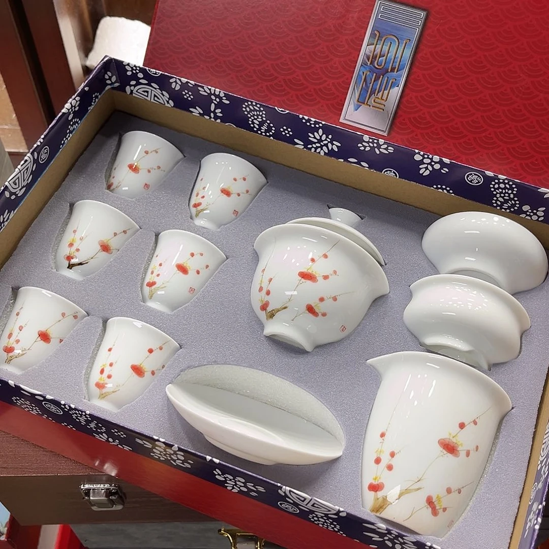 孤品茶具套装等。