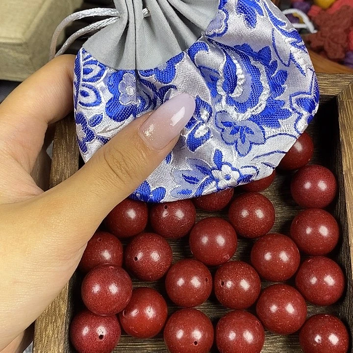 1.8百花麝香瑕疵珠打底13颗
