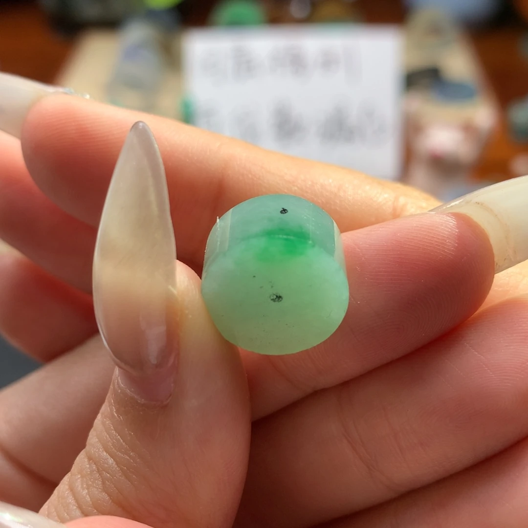 定制翡翠未镶嵌一抹绿戒指心