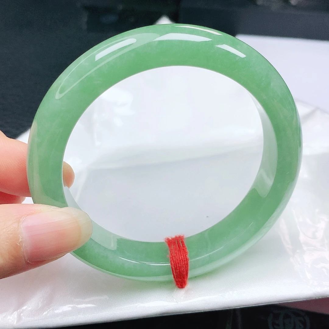 翡翠手镯未镶嵌正
