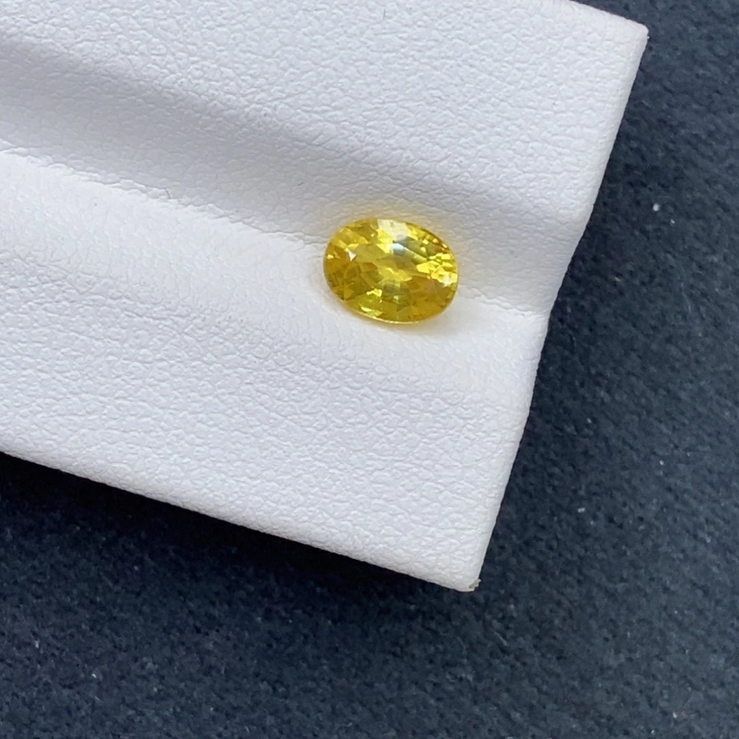 裸石蓝宝石1.23 ct 黄蓝宝 象