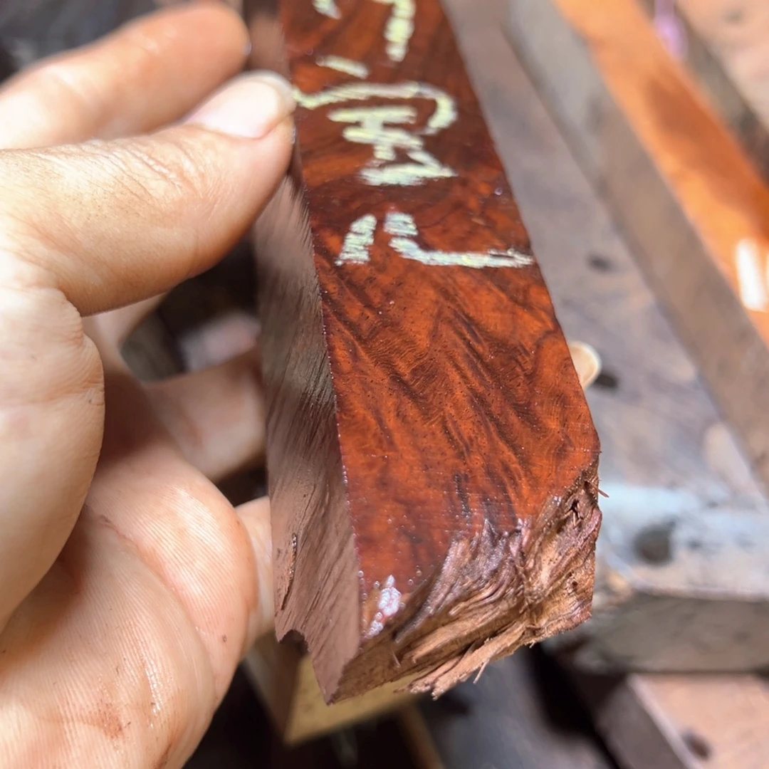 ****儿交趾黄檀（大红酸枝）