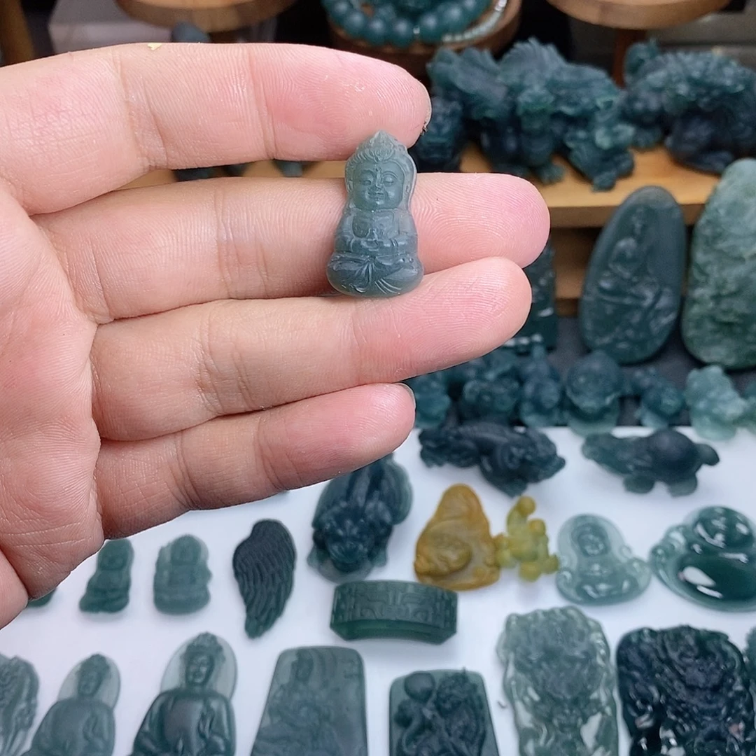 定制翡翠未镶嵌宝宝佛