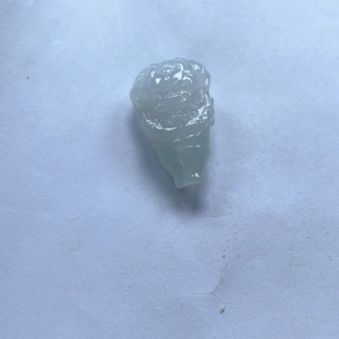 翡翠未镶嵌颈饰龙头三通
