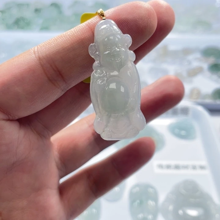 翡翠未镶嵌颈饰财神