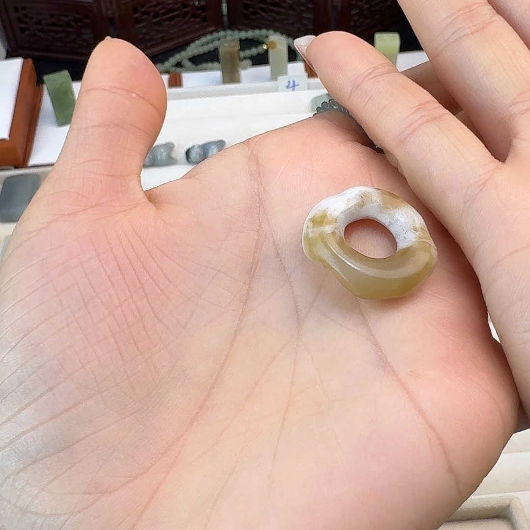 秋***秋和田玉未镶嵌珠宝半成品