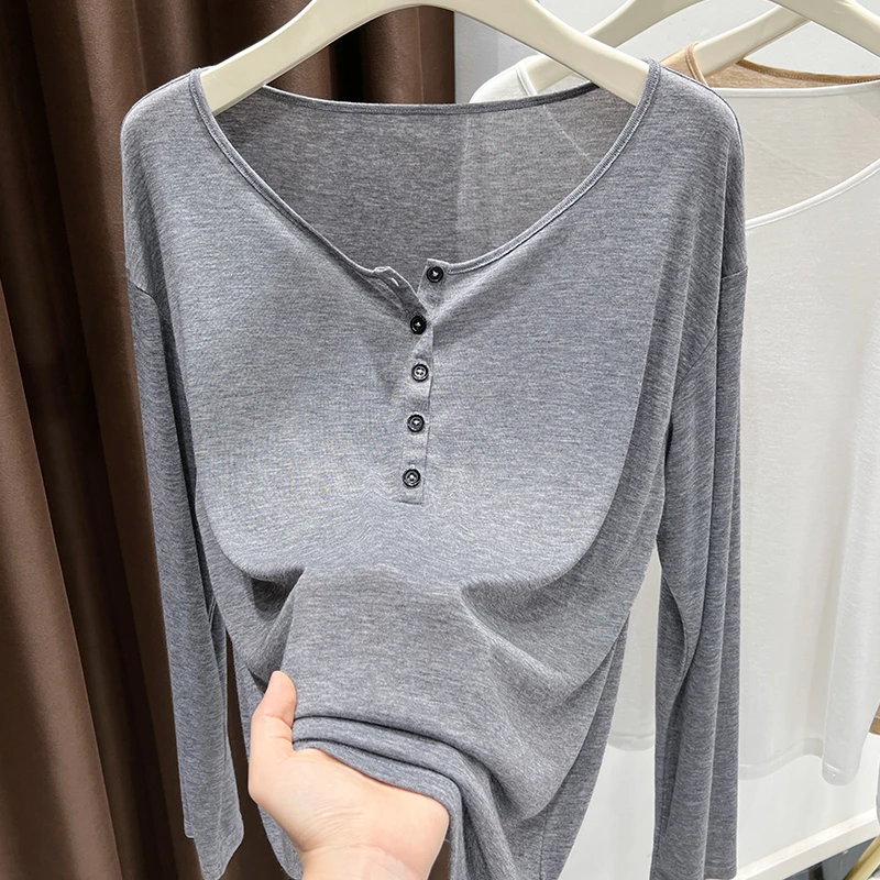 大圆领简约纽扣外搭罩衫上衣2025新款宽松休闲微透基础针织T恤女