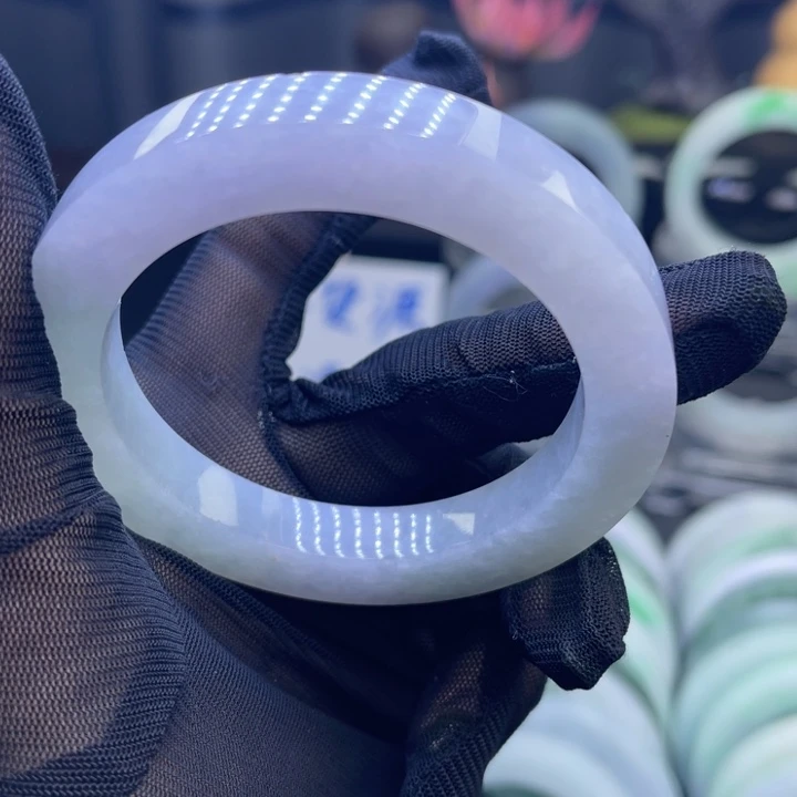 定制翡翠未镶嵌手镯