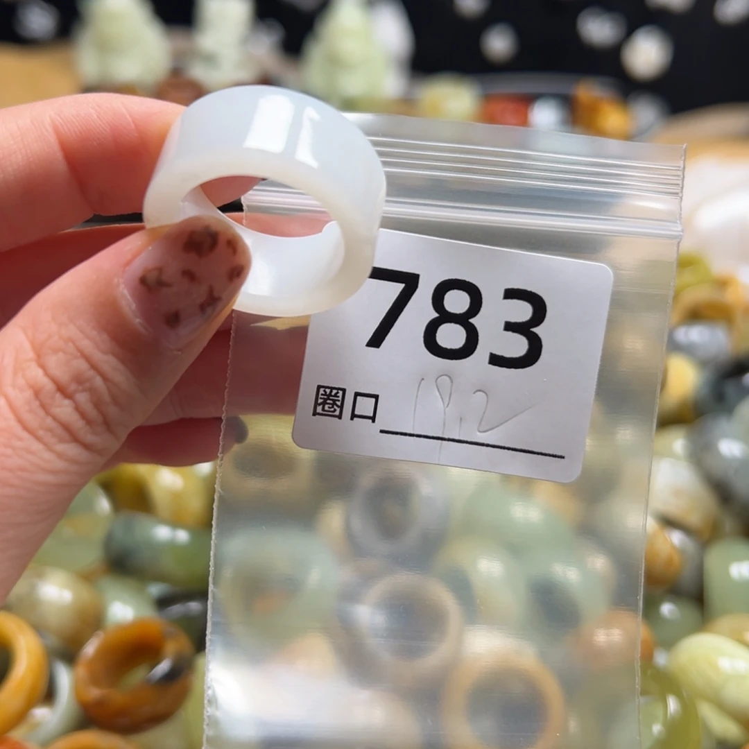 皓****蛇纹石玉未镶嵌戒指