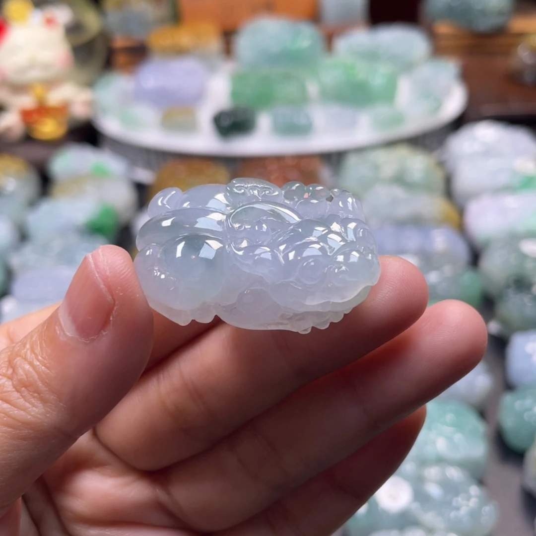 颈饰未镶嵌翡翠貔貅