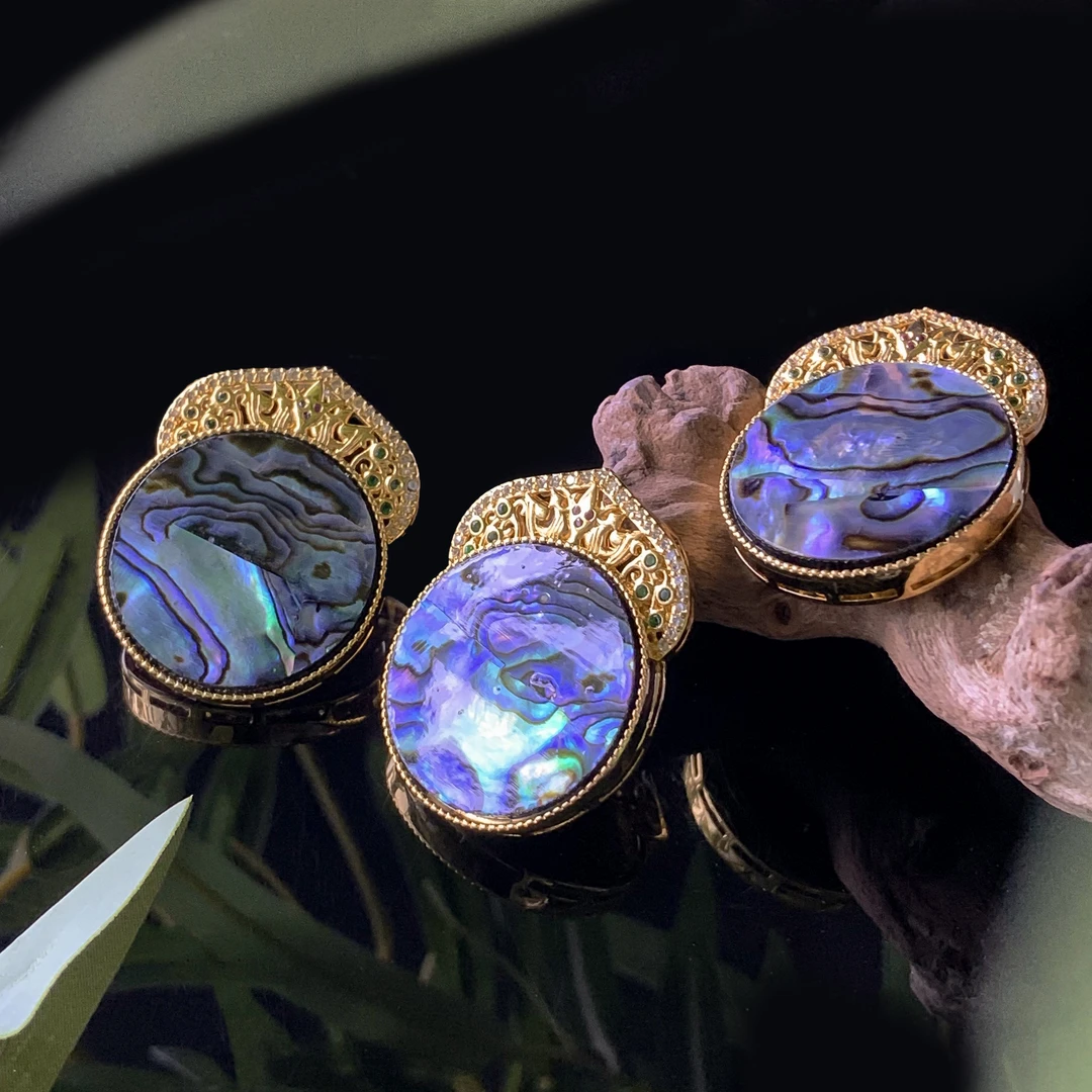 面面来财珠宝CT10042-炫彩海神贝壳圆无事牌-配麻花链-多样发其一