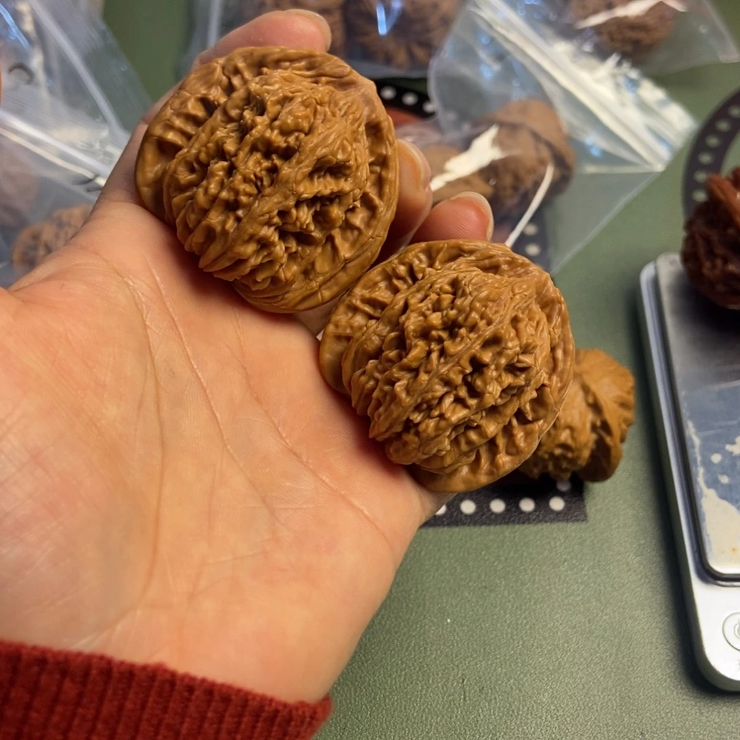 桃核吊坠四座楼狮子头150