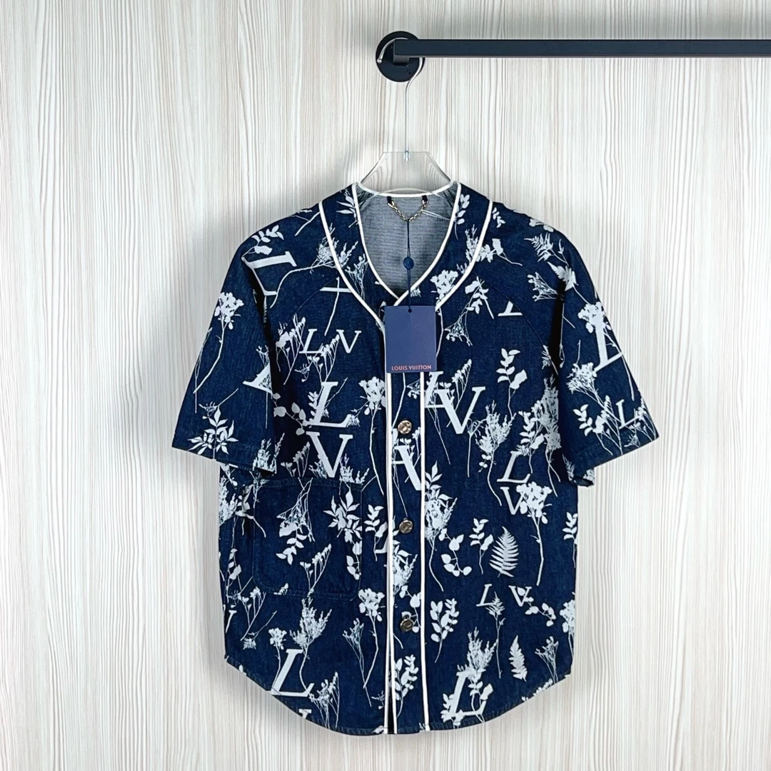 全新未使用 LouisVuitton/路易威登 衬衫短袖尺码XS/GSS20679