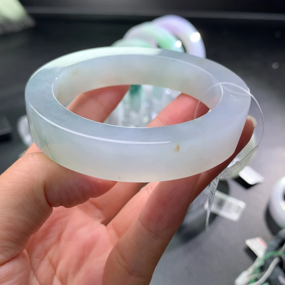 定制翡翠未镶嵌翡翠手镯