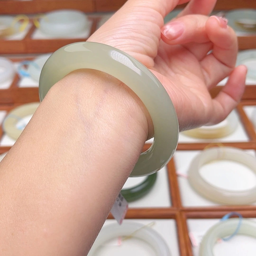 和田玉手镯未镶嵌54.6