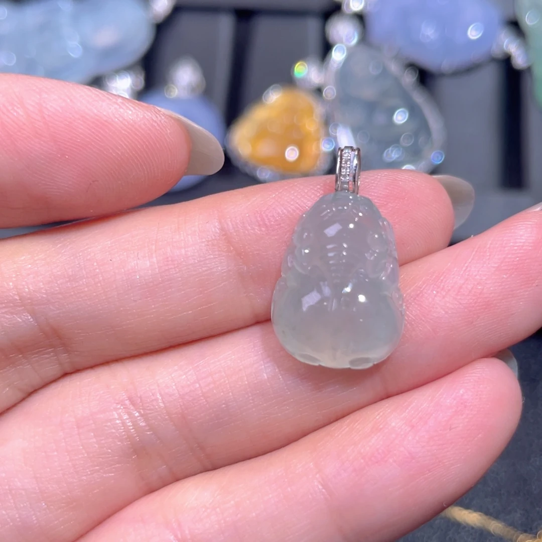 颈饰18K金镶嵌翡翠翡翠