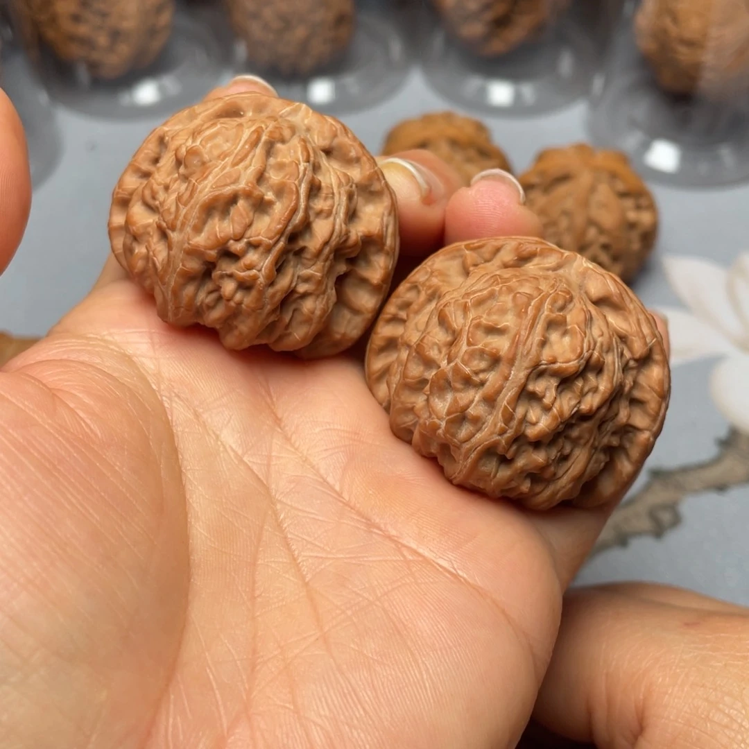 【闪购商品】文玩核桃吊坠球白………