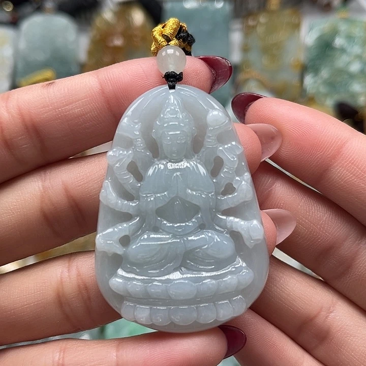 翡翠未镶嵌颈饰千手观音