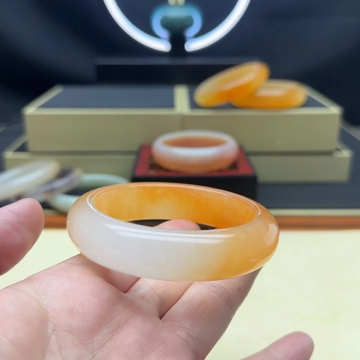 石英质玉（黄龙玉）未镶嵌手镯