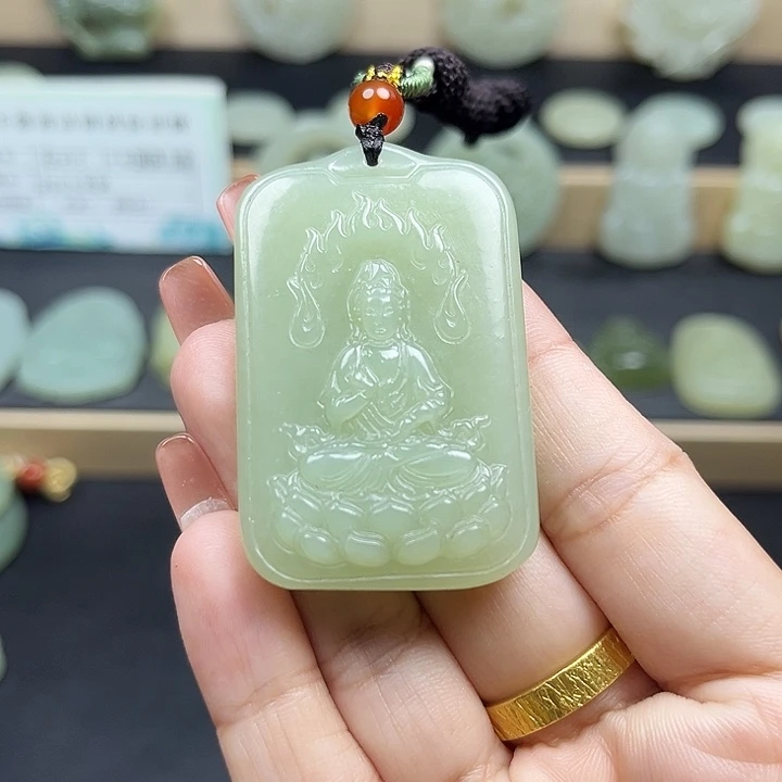 颈饰未镶嵌和田玉