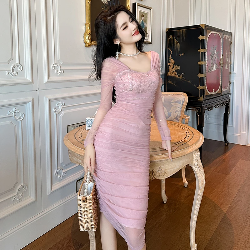 粉色洋气显瘦气质设计师长袖连衣裙70073