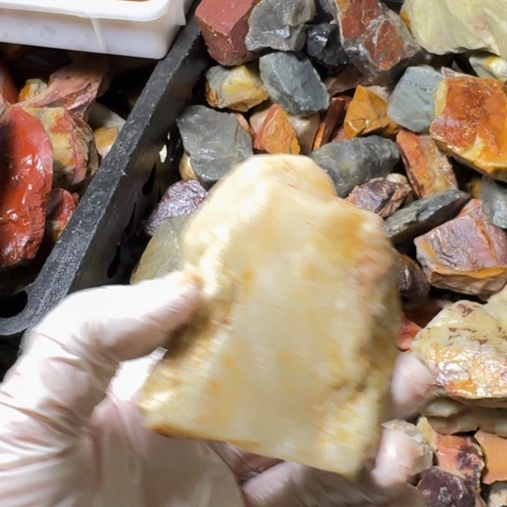 茶***煙寿山石寿山石的颜色