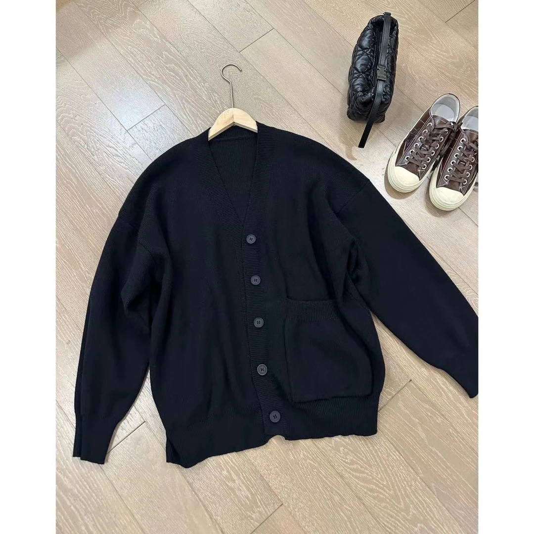 2024秋冬 设计感大口袋黑色显瘦毛衣外套 2409B4047