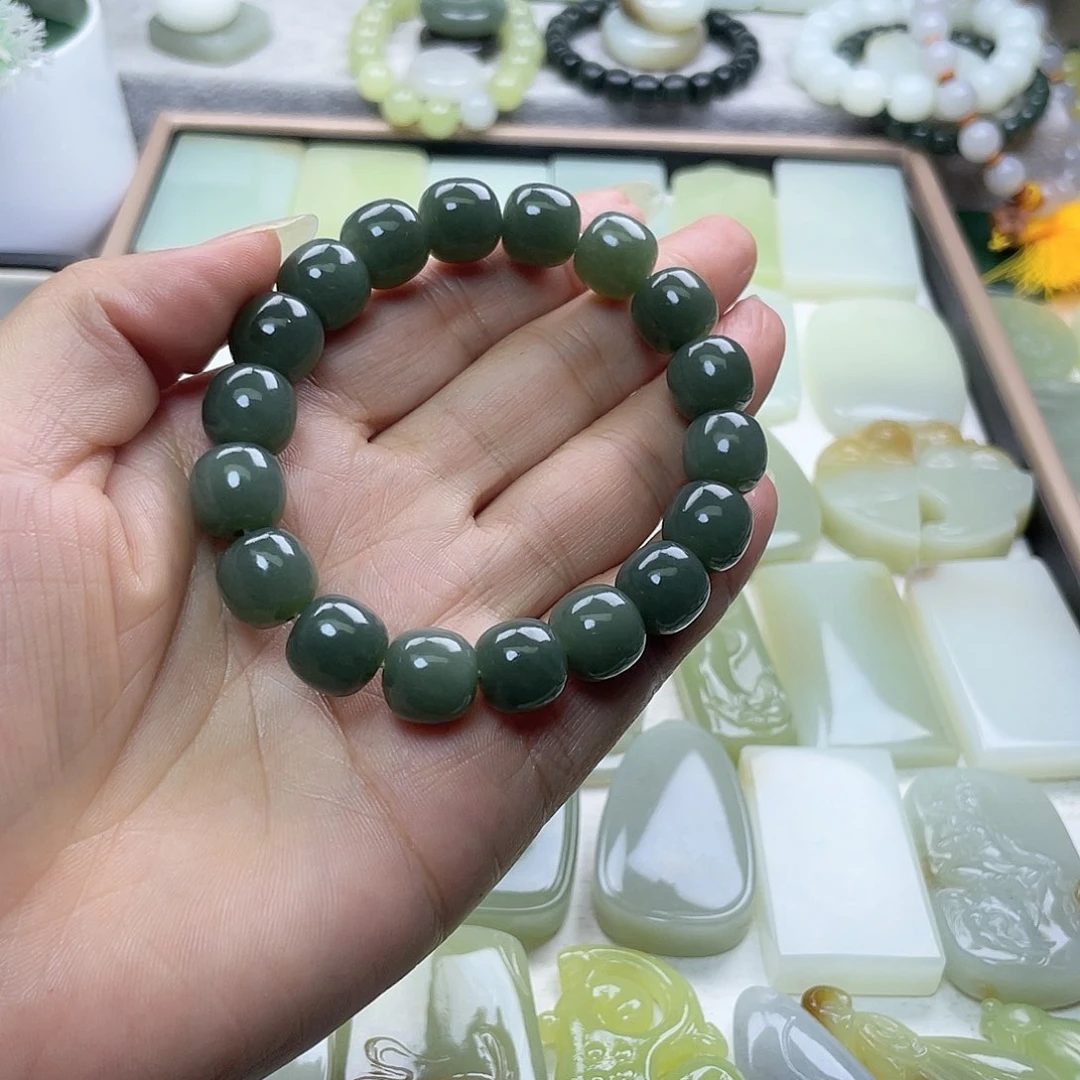 颈饰未镶嵌和田玉（糖玉）?****酒