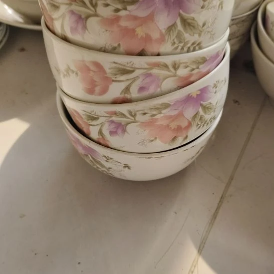 瓷片五厂，七厂各种摆件，瓷片，均有瑕疵！