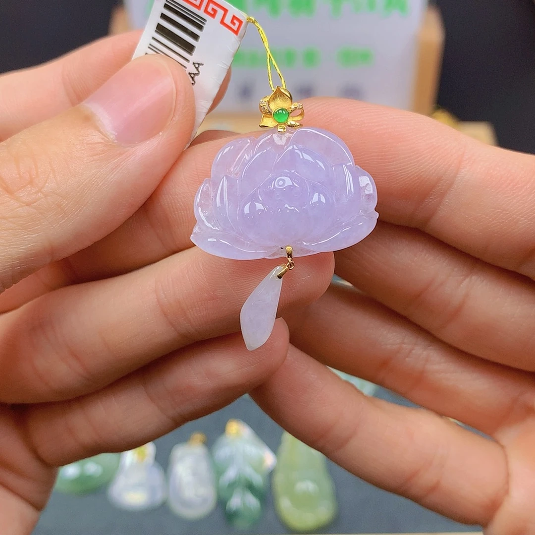 翡翠18K金镶嵌颈饰翡翠