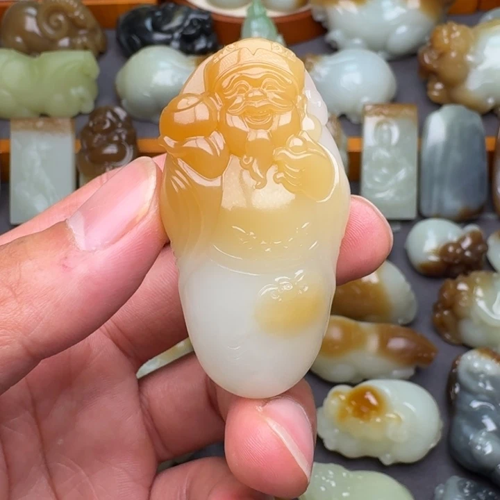 和田玉（糖玉）颈饰未镶嵌前*