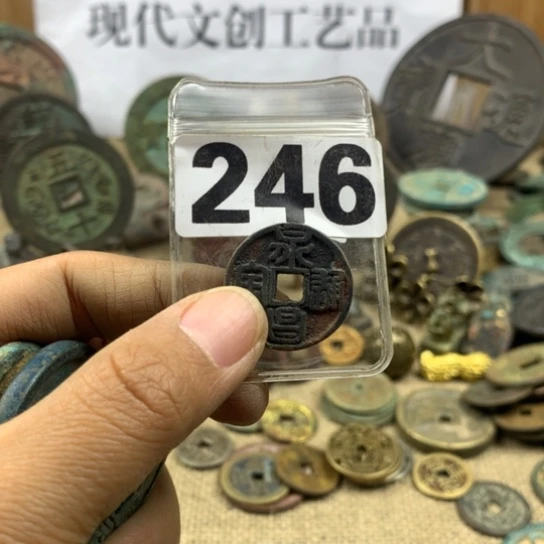 铜赏**月现代文创工艺品