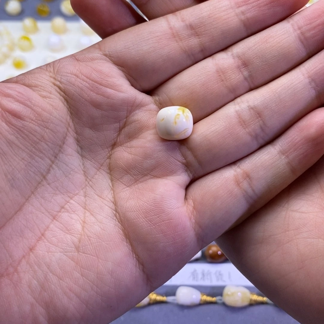 琥珀珠宝奇石未镶嵌亚**林有冰片