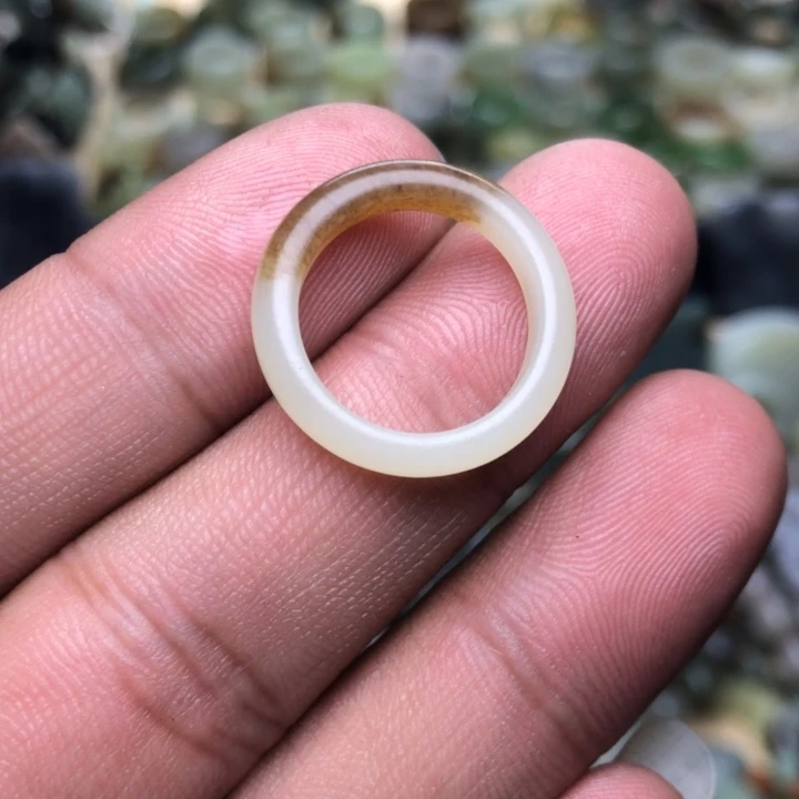 和田玉颈饰未镶嵌丫*