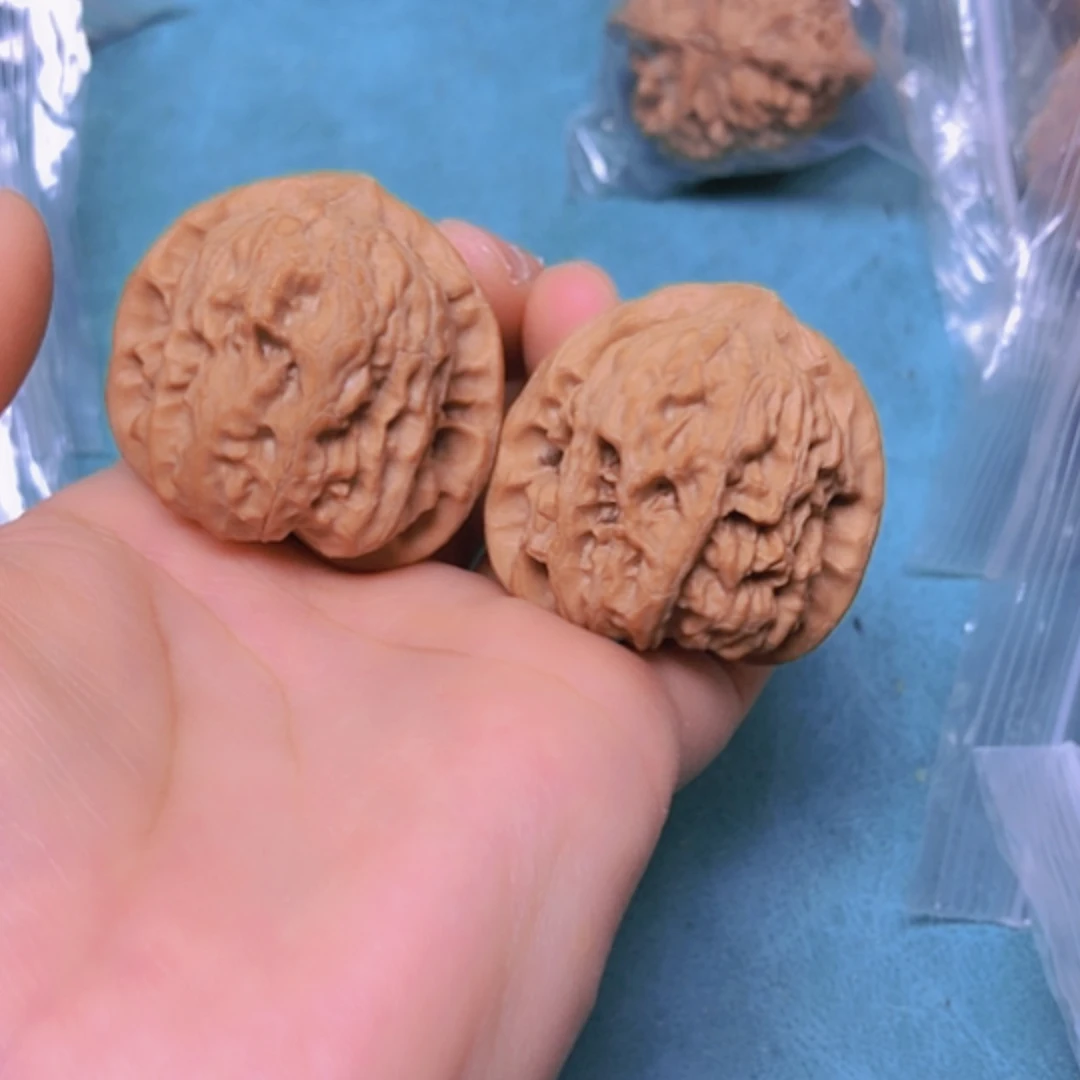 【闪购商品】把件核桃39靠山王修尖