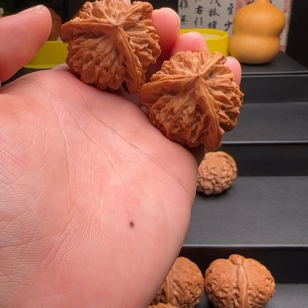 文玩核桃吊坠41秦闷三棱