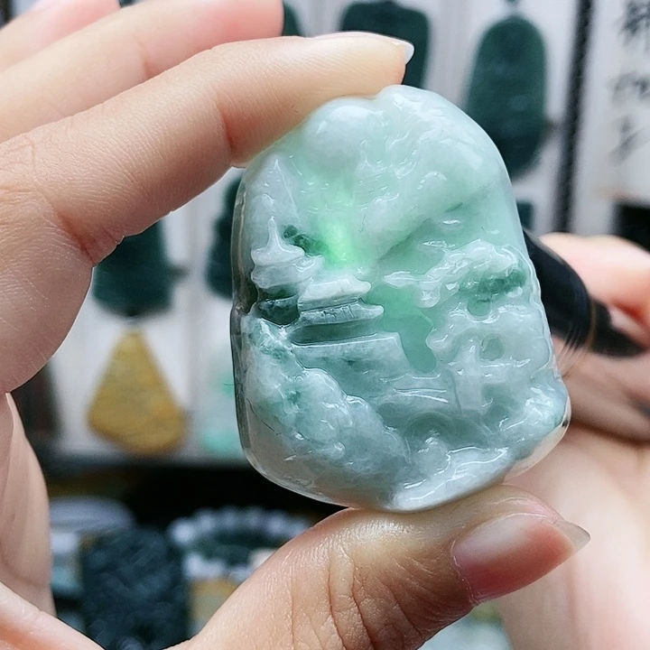 颈饰足铂镶嵌翡翠翡翠