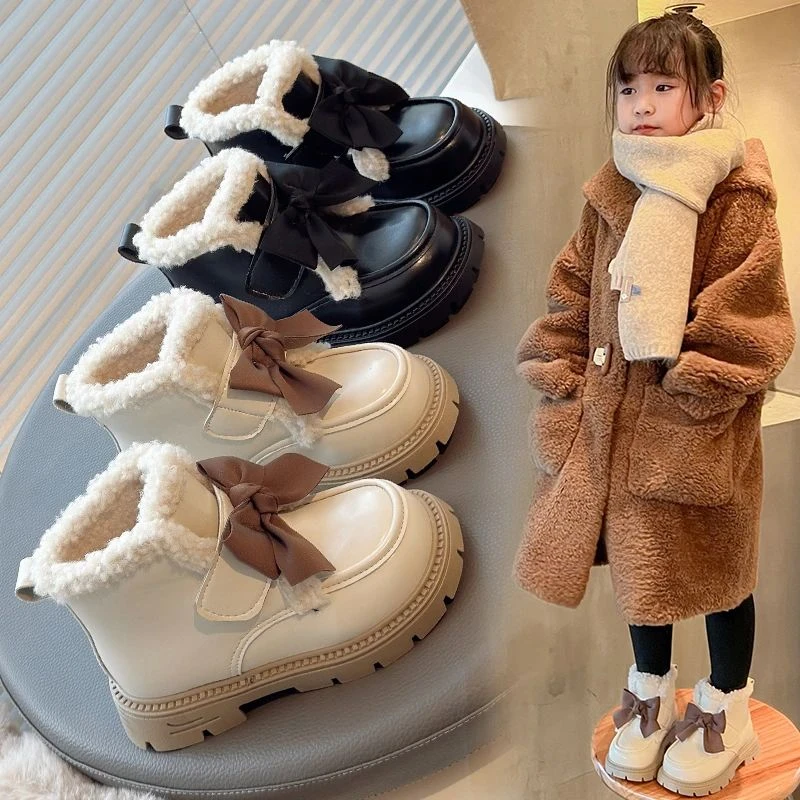 小黄鸭冬鞋冬季女童靴子加绒蝴蝶结公主短靴儿童棉靴宝宝棉鞋子时